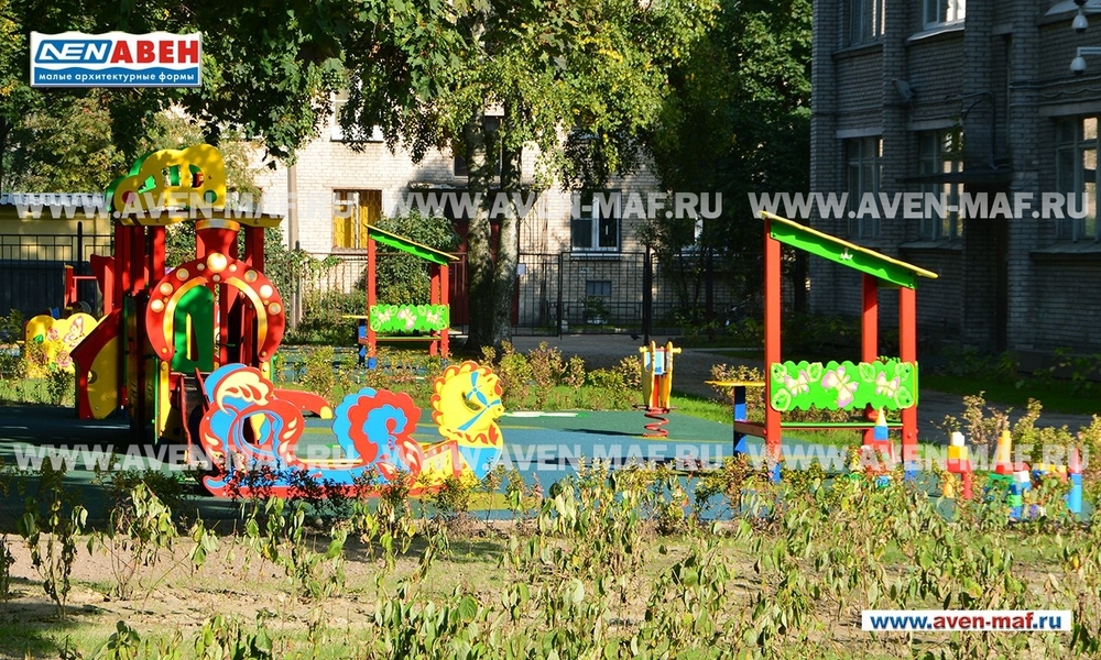 Красочная летняя детская площадка | Компания Авен